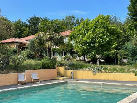 6-Piscine-Pouylebon---Domaine-Calabel-3.jpg