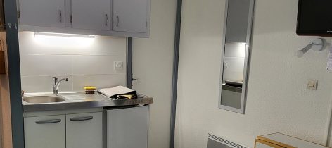0-LUZ-SAINT-SAUVEUR-KITCHENET.jpg