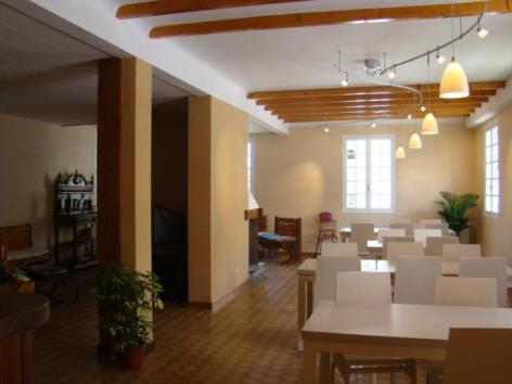 3-COMPOSTELLE-HOTEL---salle.jpg