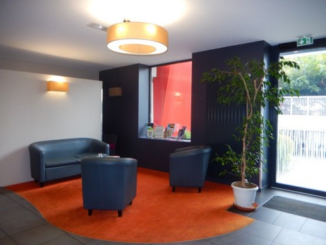 6-HPH129-Hotel-de-La-Demi-Lune-salon.jpg