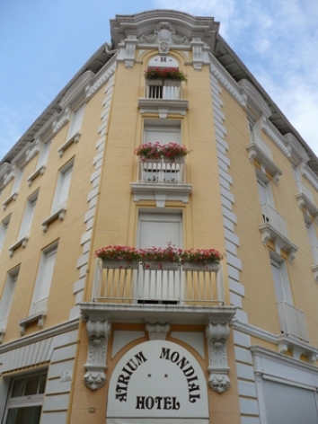 5-Lourdes-hotel-Atrium-Mondial--4-.JPG