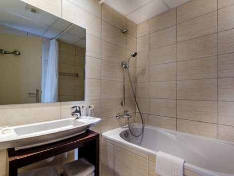 3-Lourdes-hotel-Croix-des-Bretons--2-.jpg
