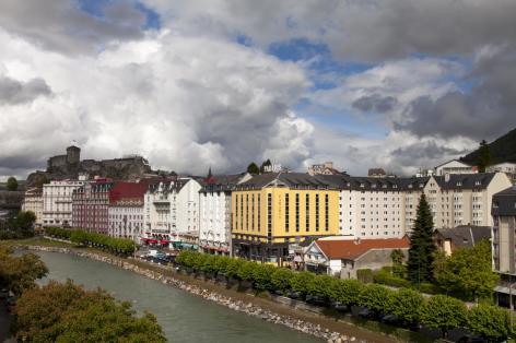 1-Hotel-Paradis-Lourdes-Facade.jpg
