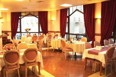 3-7-salle-restaurant.JPG