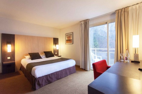 4-Hotel-ELISEO-Lourdes-Suite-chambre.jpg