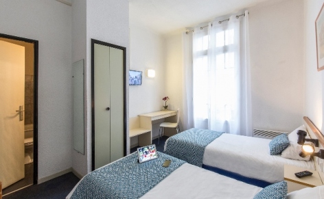 2-Hotel-Aneto-Lourdes-chambre-double.jpg