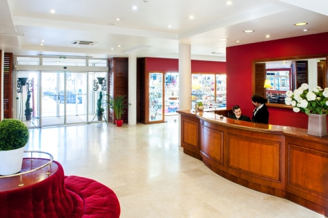 9-HPH109---HOTEL-SAINT-SAUVEUR---Entree-et-reception---LOURDES.jpg