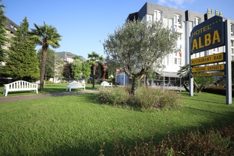 5-HPH135---HOTEL-ALBA---LOURDES---Jardin-2.JPG