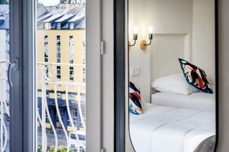 1-Lourdes-hotel-du-Gave--chambre-miroir.jpg