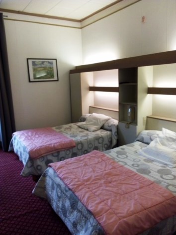 6-Hotel-du-Gave-Lourdes-chambre-triple-2.jpg