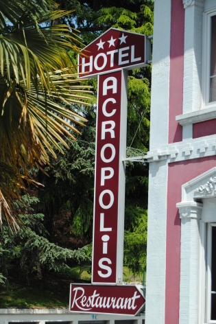 3-Lourdes-hotel-Acropolis--5--2.JPG
