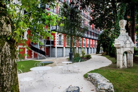 1-HPH126---HOTEL-GALLIA---LONDRES---Lourdes---Parc.jpg