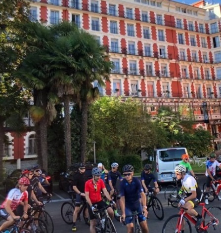 16-HPH126---HOTEL-GALLA--LONDRES--cyclistes--LOURDES-55090c2346c0493db4deb47dfa19396d.jpg