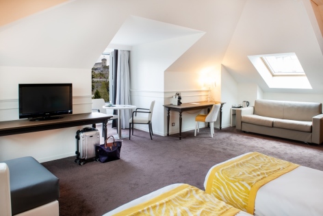 22-HPH126---HOTEL-GALLA---LONDRES---CH-FAMILLE-4----LOURDES.jpg