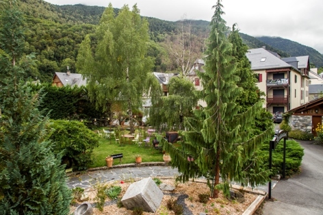 16-HOTEL-MIR---VUE-DEPUIS-BALCON-COSY.jpg
