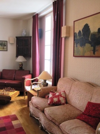 7-salon2-hotellesrochers-saintsavin-hautespyrenees.jpg.JPG