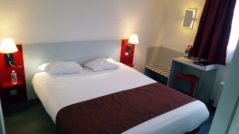 0-Chambre-fasthotel-Tarbes.jpg