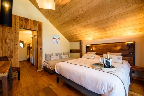 8-HPH33---NESTE-DE-JADE---VIGNEC---CHAMBRE-FAMILIALE-5-INTERIEUR.jpg