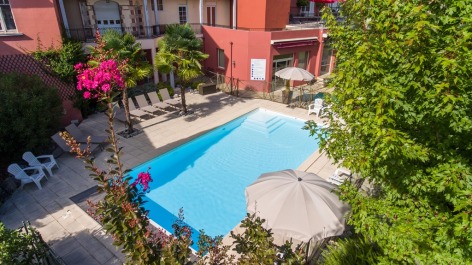 9-HPH76--HOTEL-BEST-WESTERN-BEAUSEJOUR--Vue-a--rienne-piscine---LOURDES.jpg