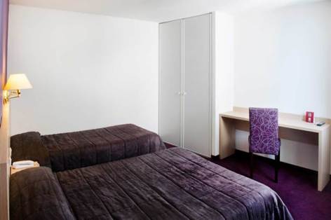 11-HPH110-Budget-Hotel-Continental.LourdesChambre-triple..jpg
