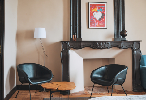 6-Chambre-cheminee---Monastere-St-Mont.jpg