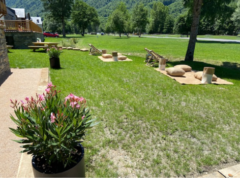 23-HPH165-MERCURE-PEYRAGUDES-LOUDENVIELLE-Terrasse.PNG