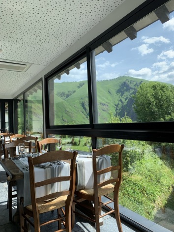 4-HPH174---HOTEL-ETCHEMAITE---LARRAU---Restaurant.jpg