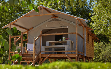 2-CAMPING-ARRAYADE-GER-cabane-lodge.jpg