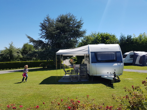 1-emplacement1-campingdulac-arcizansavant-HautesPyrenees.jpg
