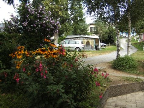 1-allee1-campinglahautacam-prechac-HautesPyrenees.jpg