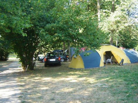 4-Camping-Le-Rioumajou-tentes.jpg