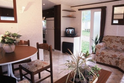 7-interieurmobilhome2-campingespacepyreneesloisirs-laubalagnas-HautesPyrenees.jpg