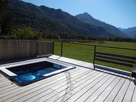 10-HPMH04---CAMPING-AZUN-NATURE-Jacuzzi-a-debordement-2.JPG