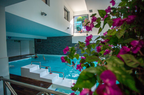4-piscineinterieure-pyrenevasion-sazos-HautesPyrenees.jpg