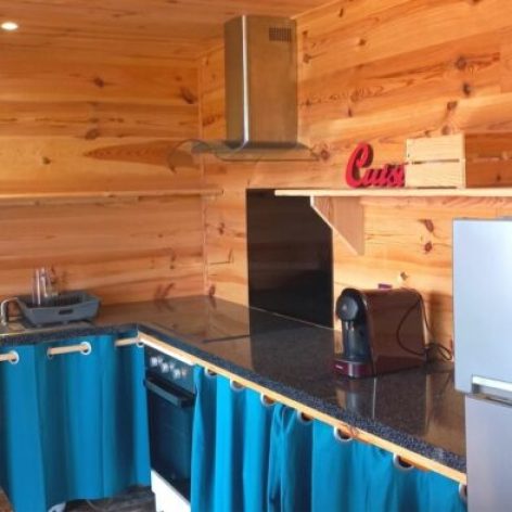 7-carre-domaine-de-la-cambre-espace-commun-cuisine-394x394.jpg