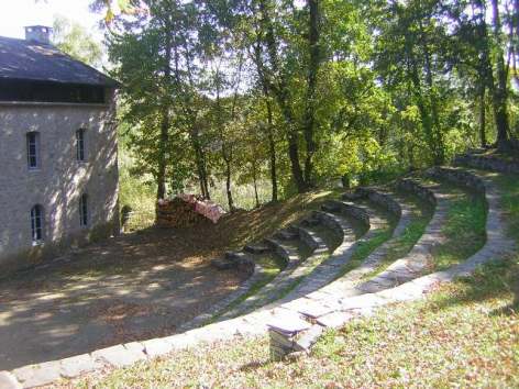 3-THEATRE-DE-VERDURE.jpg