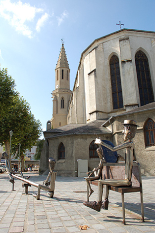 2-Sainte-The-re-se-sculptures-Carlos--Miranda-photo-Mairie-de-Tarbes.jpg