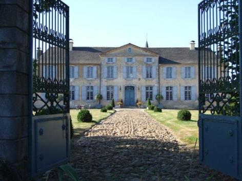 8-ChateauDeGarderes-DavidLiagre2011-Par-le-portail.jpg
