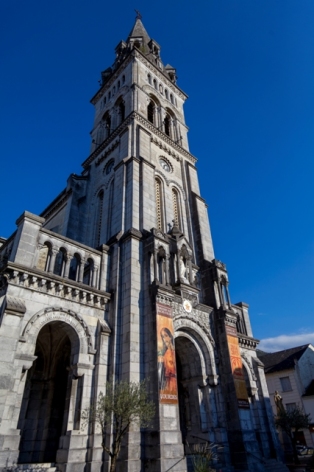 2-Lourdes-Eglise-paroissiale-exterieur.jpg