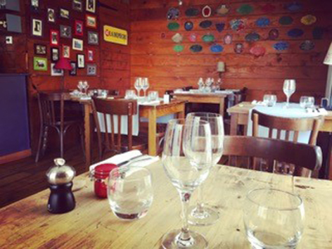 0-sallerestaurant-aufonddugosier-argelesgazost-HautesPyrenees.jpg
