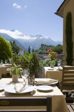 0-terrasse-hotelleviscos-saintsavin-hautespyrenees.jpg-LeViscos.jpg