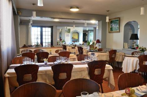 0-Lourdes-Chalet-de-Biscaye-salle-bis.jpg