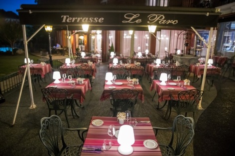 3-Brasserie-le-Parc-terrasse-d-ete.jpg