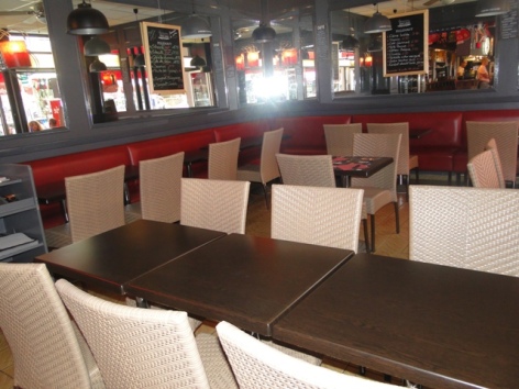 1-Brasserie-Cafe-Le-Geneve-1.JPG