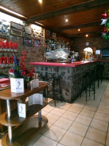1-Lourdes-restaurant-Le-Seven-5.jpg