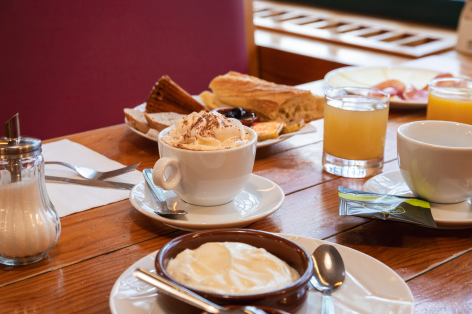 8-SkiBar-PetitDejeunerContinental.jpg