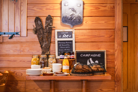 9-SkiBar-PetitDejeunerGenereux.jpg