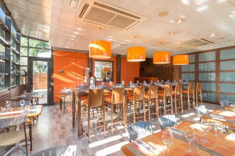 5-Table-mange-debout.jpg