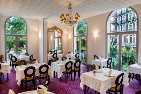 0-Restaurant-Le-Chapelle---Parc---Salle.jpg