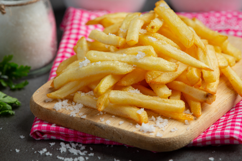 0-crispy-french-fries-with-ketchup-and-mayonnaise.jpg